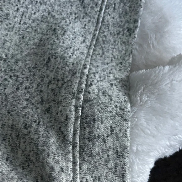 Eddie Bauer Men's Gray Heathered Pullover - Picture 6 of 7